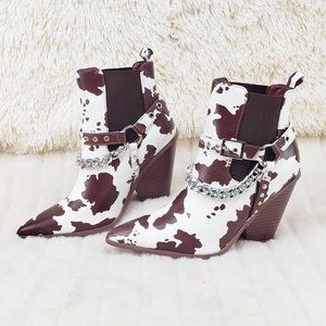 Cape Robbin Brown and White Ankle Boots